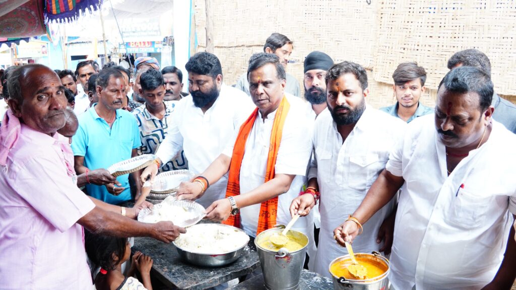 Urban MLA visited Ganapati Mandapam