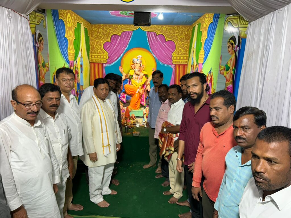 Bodhan MLA and former Minister Sudarshan Reddy visited Ganesh Mandals
